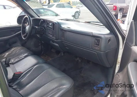 2000 Chevrolet Silverado 1500 C1500 from USA, damaged, VIN 1GCEC14V7YE317779